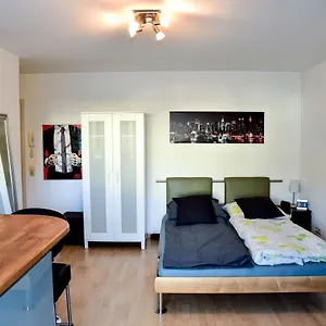Mit Grossem Balkon Im Belgischen Viertel Apartment