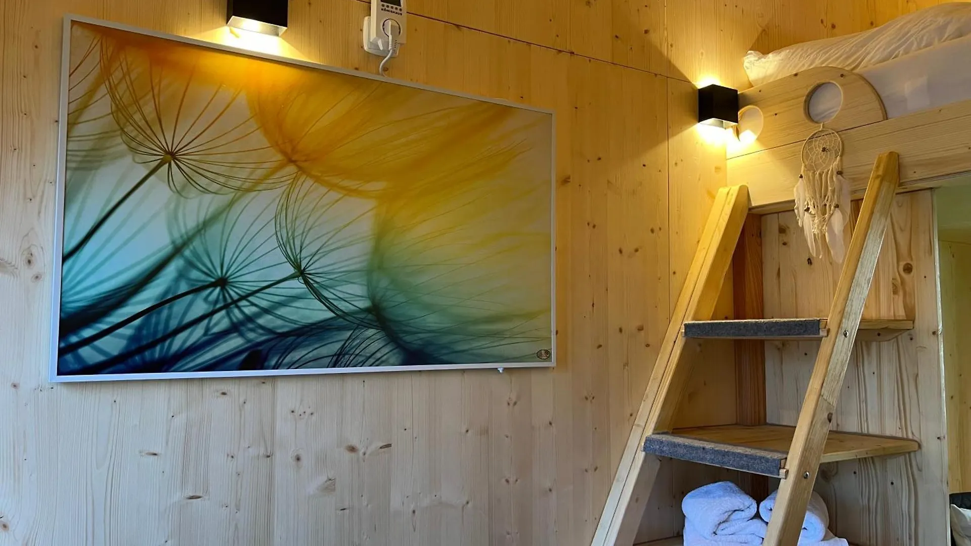 Das Wiesenhaus: Wohnen im Tiny House direkt am Rhein Köln