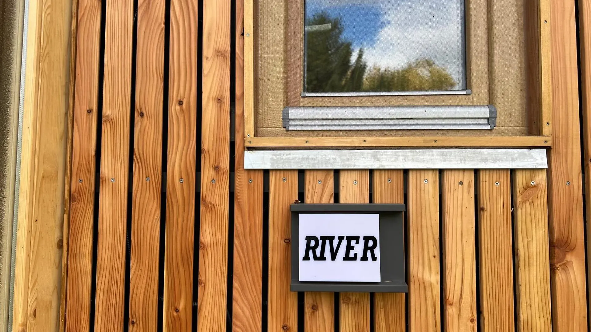Das Wiesenhaus: Wohnen im Tiny House direkt am Rhein Köln 0*,  Deutschland