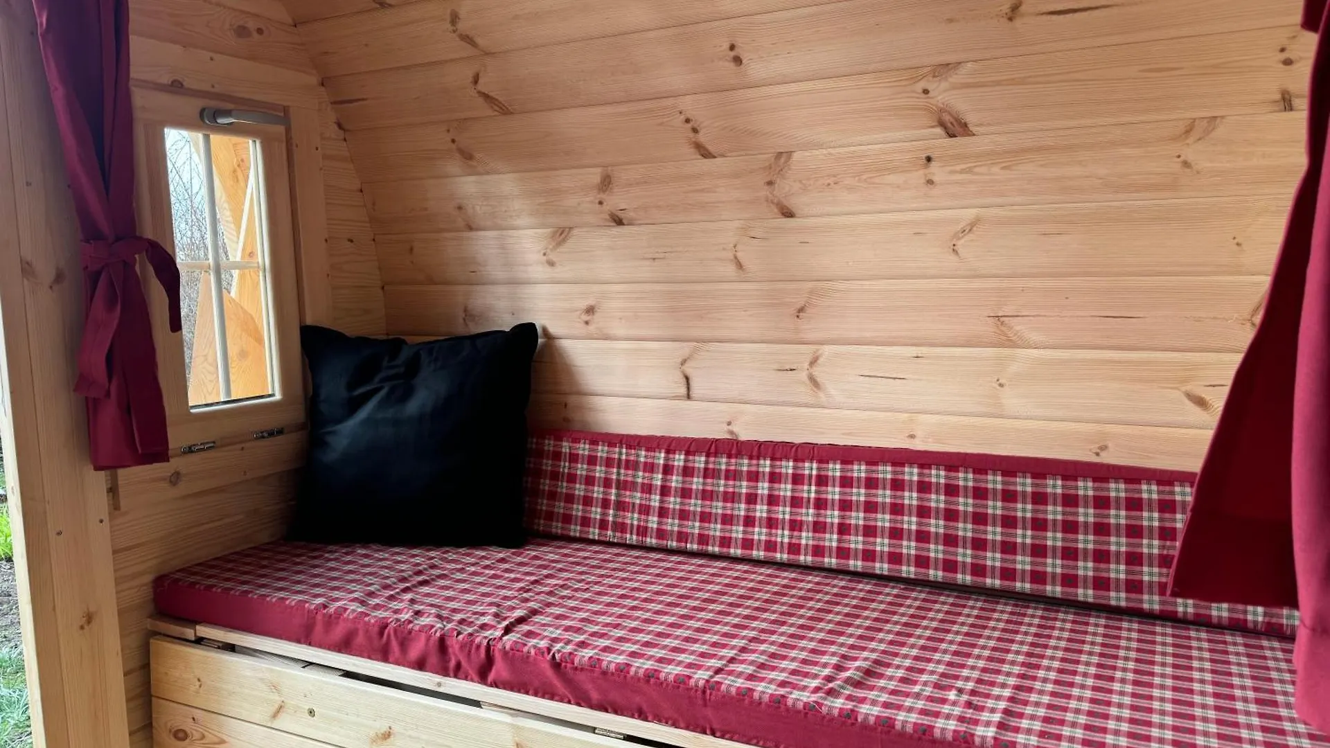 Das Wiesenhaus: Wohnen im Tiny House direkt am Rhein Köln Apartment