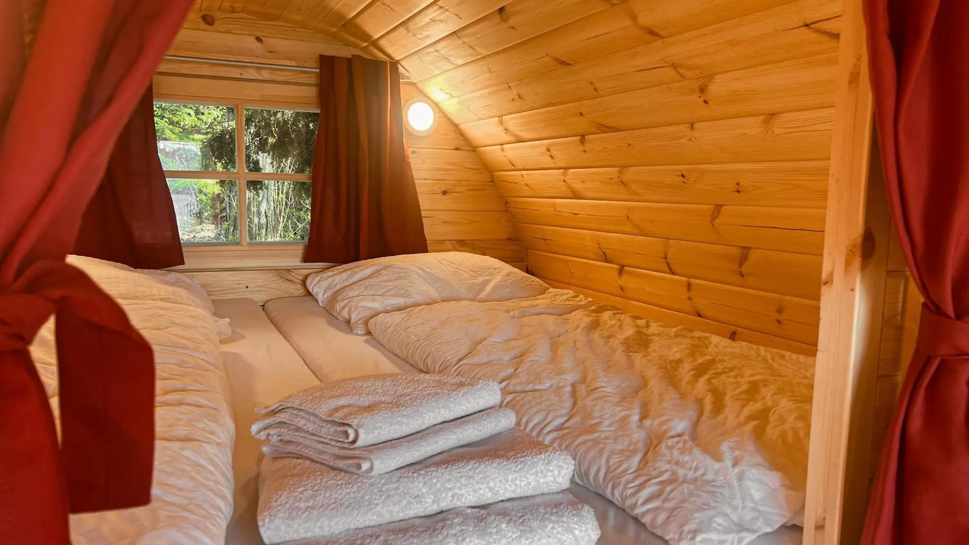 Das Wiesenhaus: Wohnen im Tiny House direkt am Rhein Köln