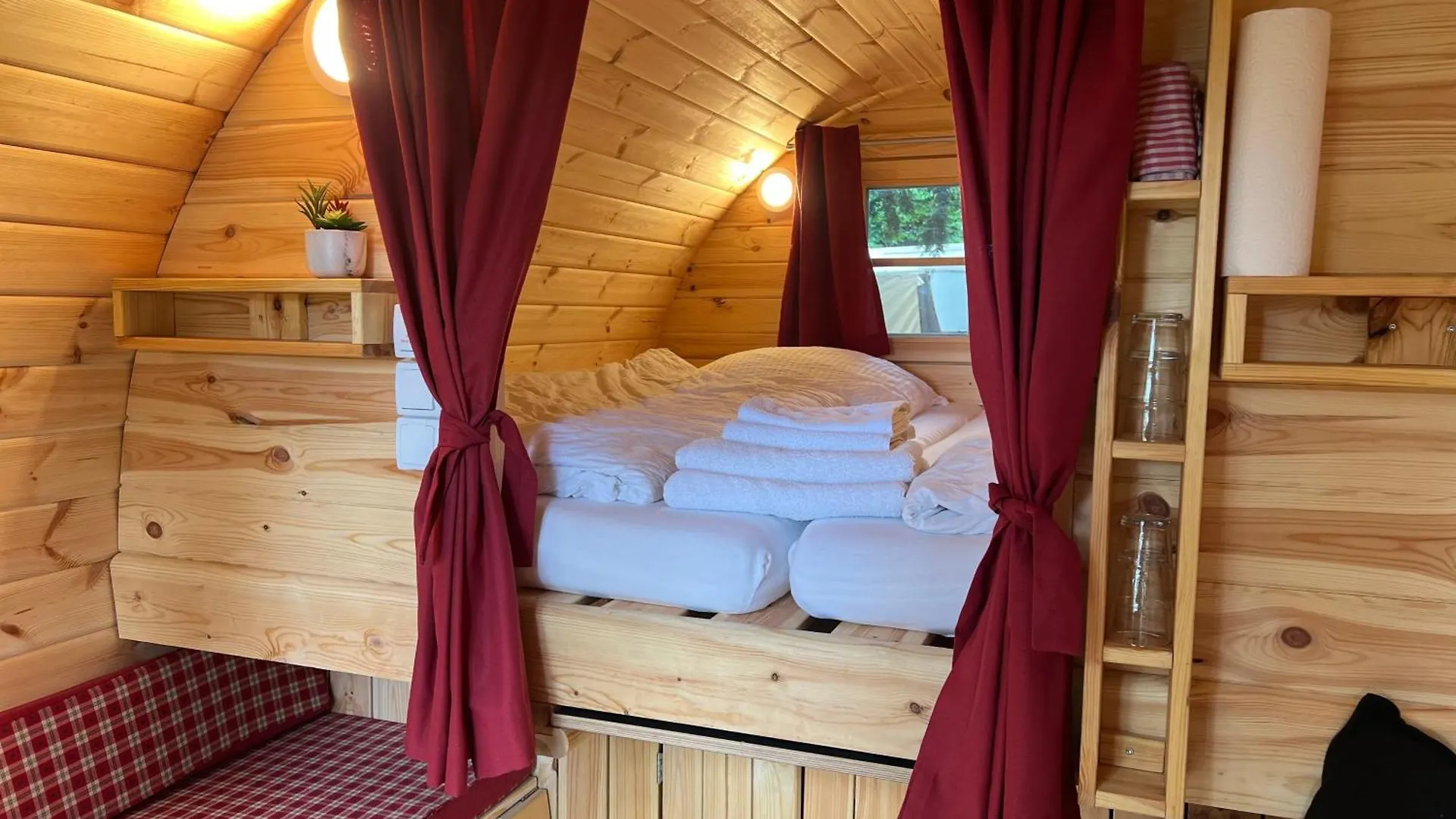Apartment Das Wiesenhaus: Wohnen im Tiny House direkt am Rhein Köln