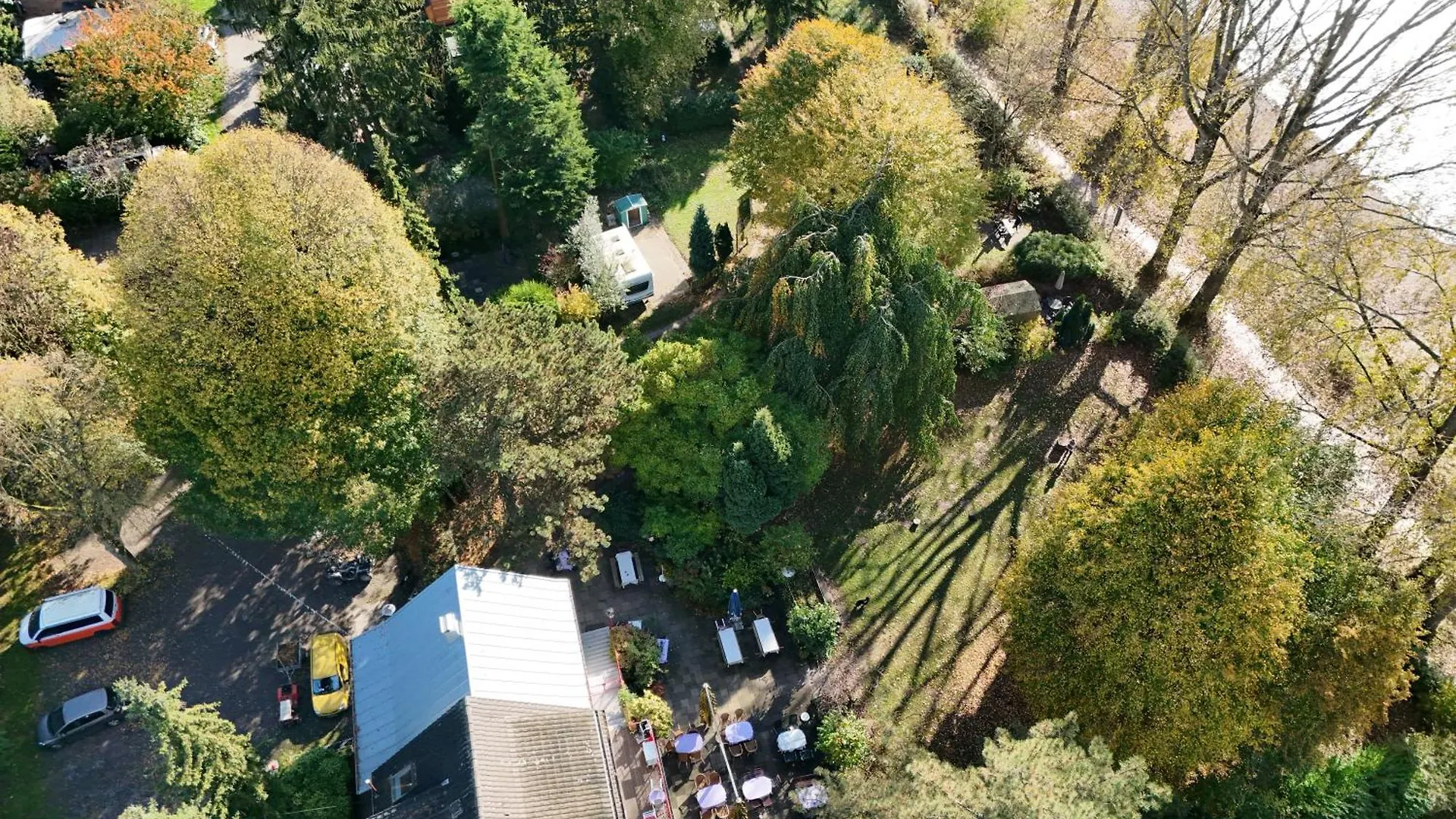 Das Wiesenhaus: Wohnen im Tiny House direkt am Rhein Köln Apartment