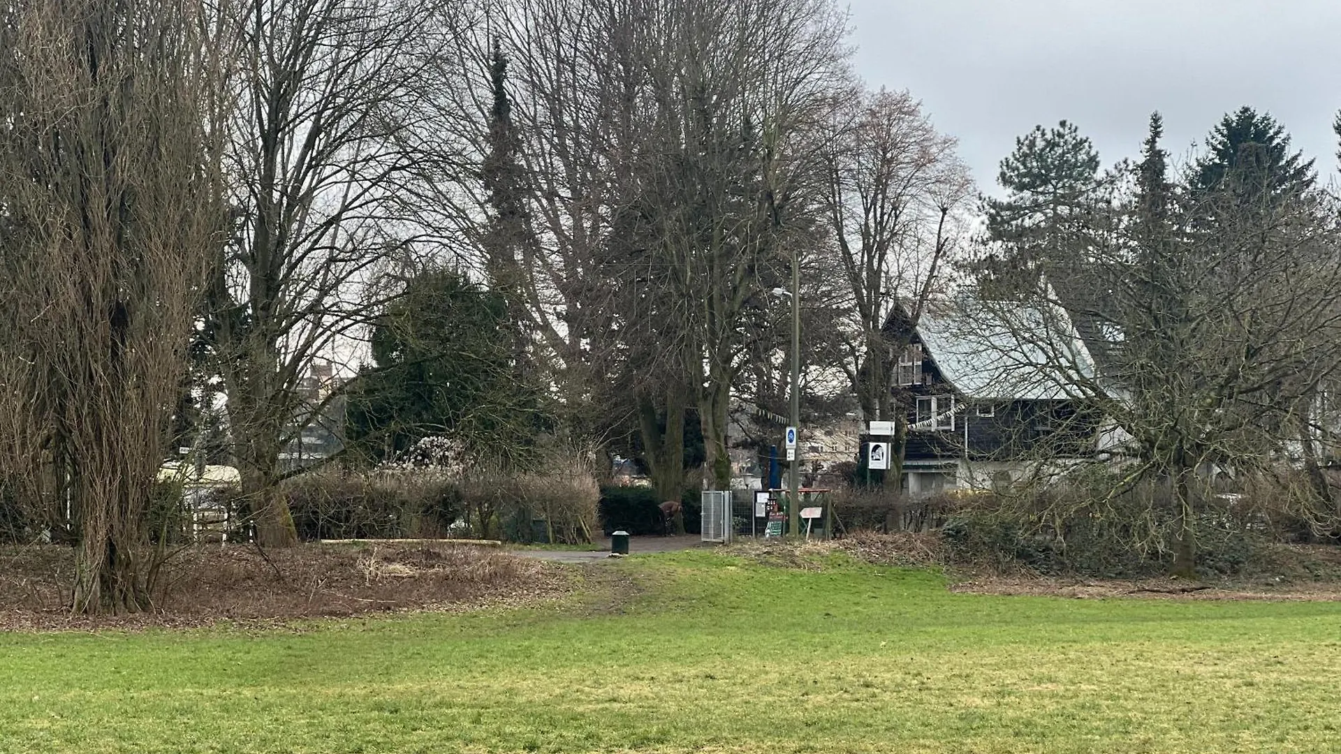 Apartment Das Wiesenhaus: Wohnen im Tiny House direkt am Rhein Köln Deutschland