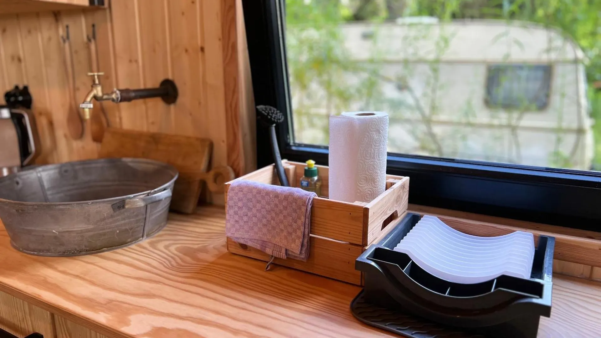 Das Wiesenhaus: Wohnen im Tiny House direkt am Rhein Köln