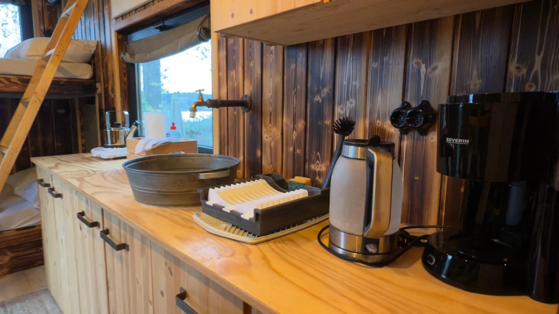 Das Wiesenhaus: Wohnen im Tiny House direkt am Rhein Köln Apartment