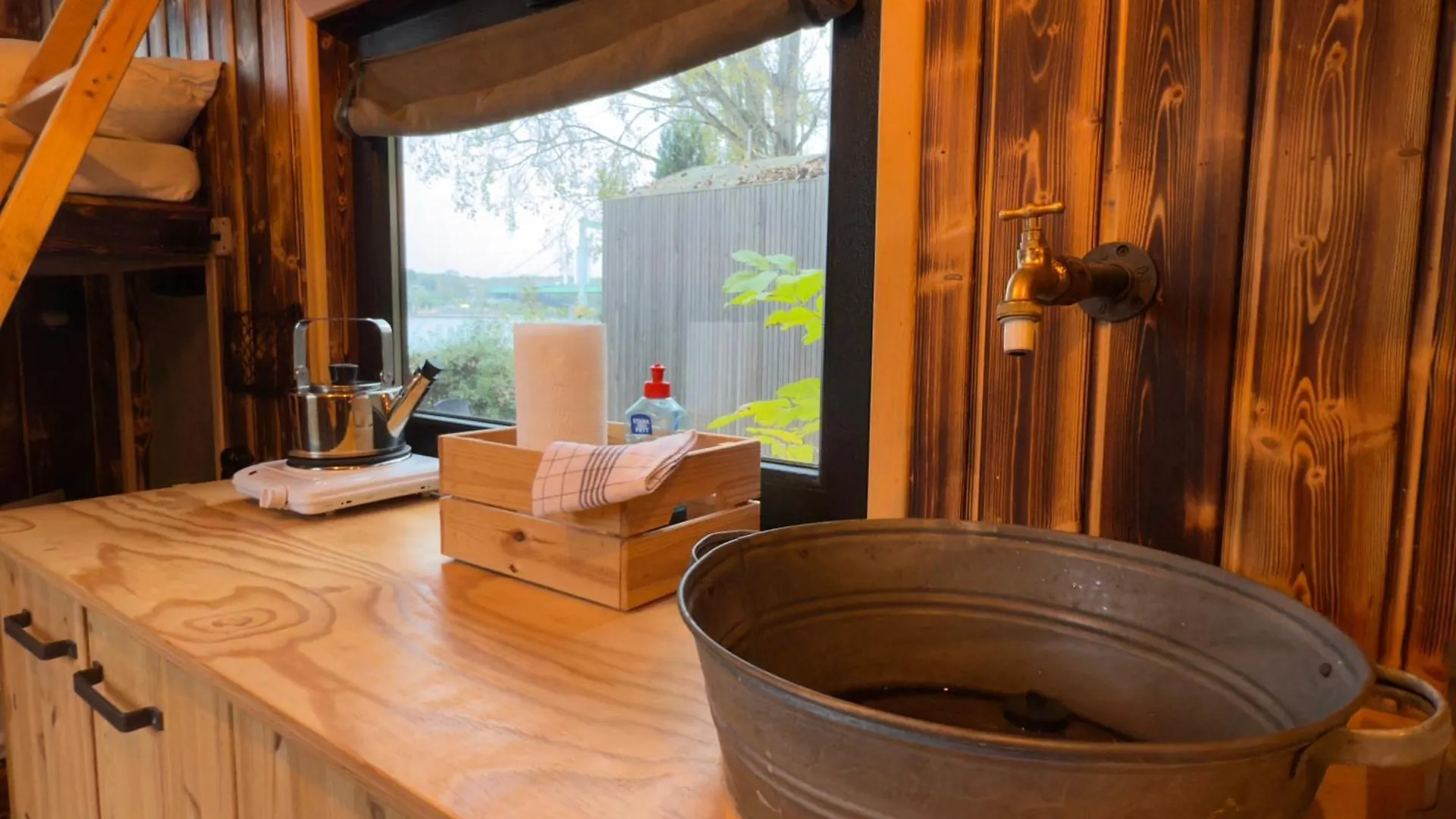 Apartment Das Wiesenhaus: Wohnen im Tiny House direkt am Rhein Köln Deutschland