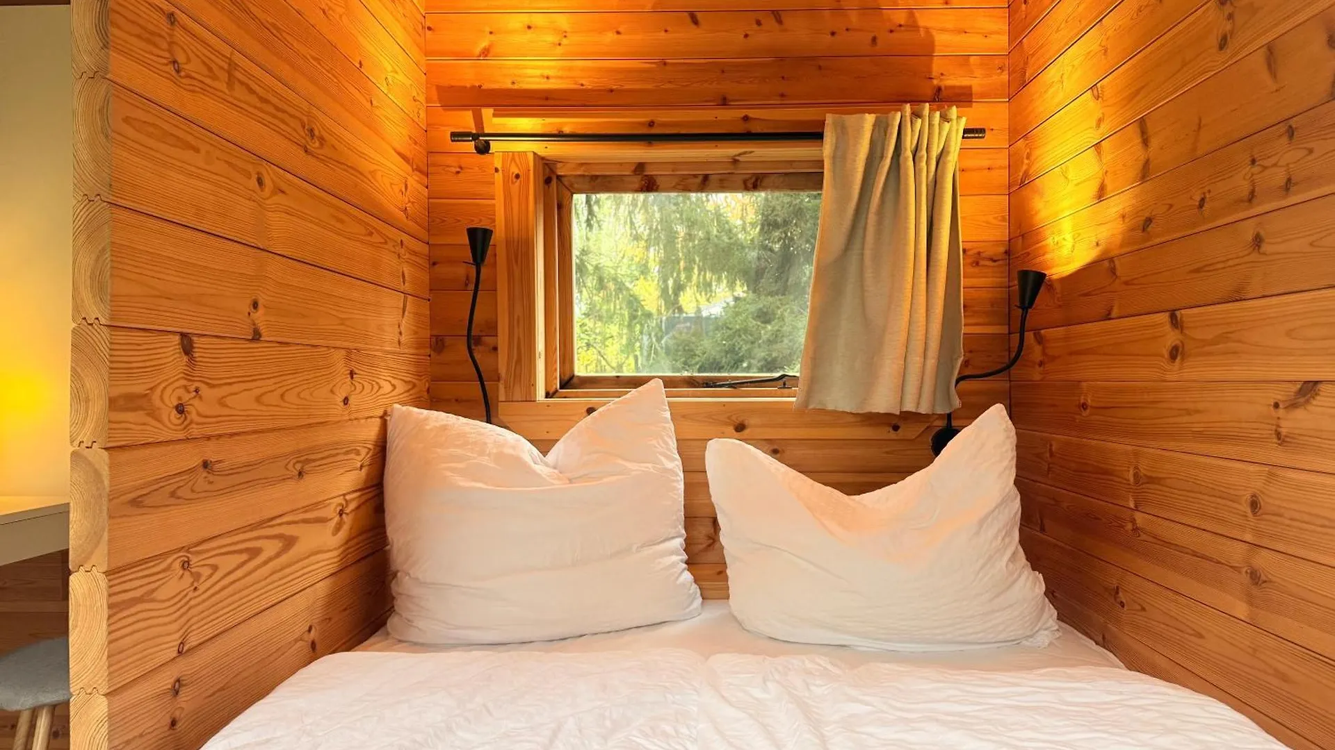 Das Wiesenhaus: Wohnen im Tiny House direkt am Rhein Köln